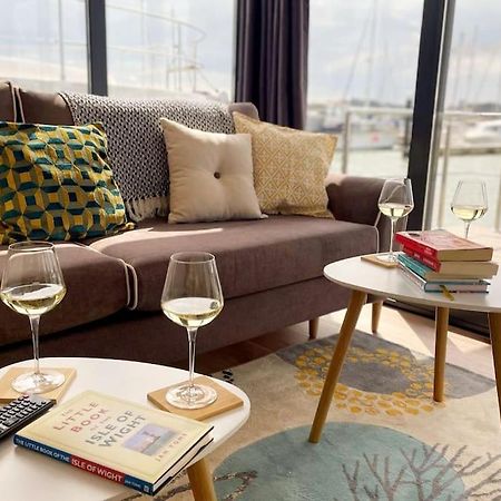 Yarmouth Waterlodge Floating Apartments 2 Zewnętrze zdjęcie