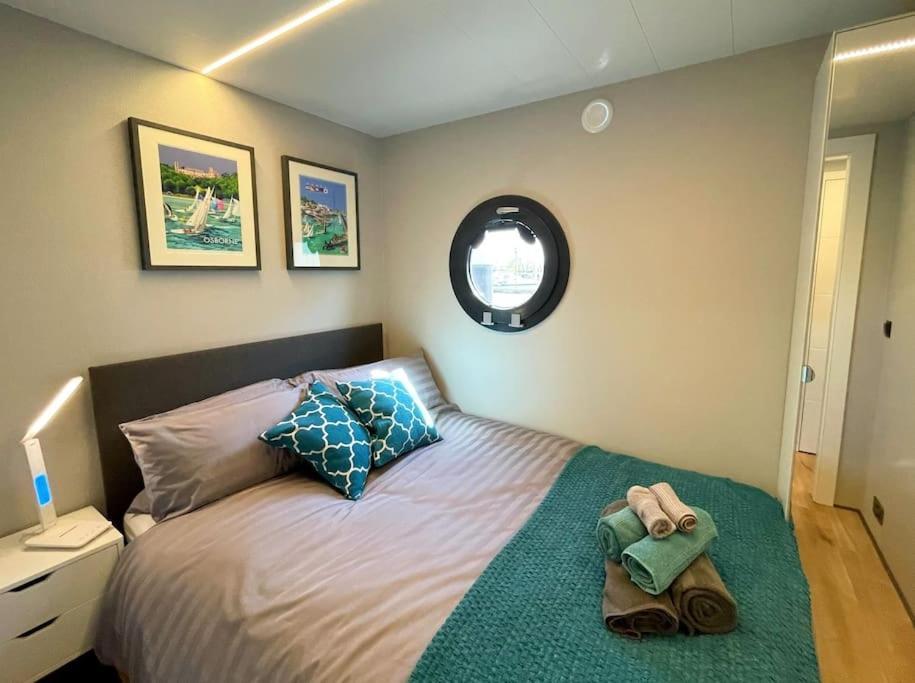 Yarmouth Waterlodge Floating Apartments 2 Zewnętrze zdjęcie